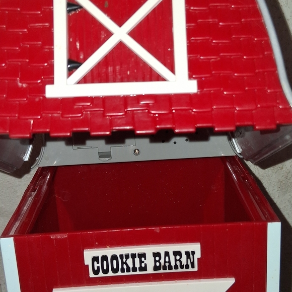 Charming Red Cookie Barn Storage Container 12" Green Acres Barn. Music WORKS - Picture 2 of 5